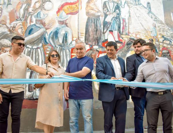 El Mural del Pasaje la Plaza: Homenaje a nuestra Fundación y Raíces