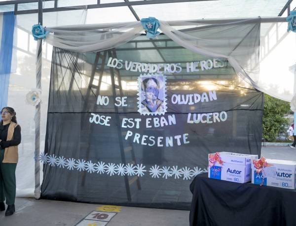 Por primera vez, una escuela lleva el nombre de un héroe de Malvinas