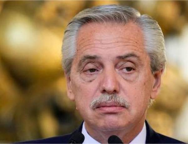 Procesaron al ex presidente Alberto Fernández en la causa Seguros