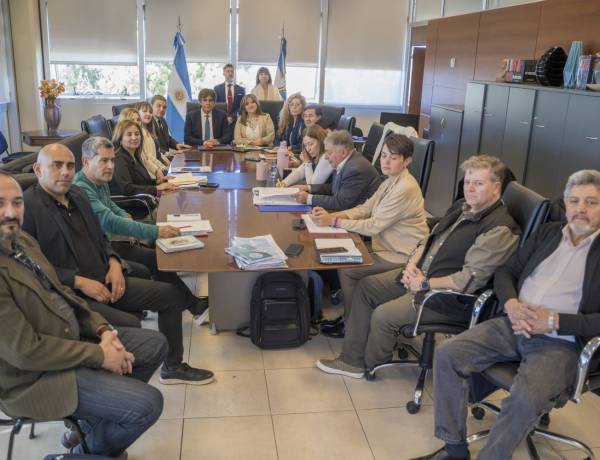 Gobierno de San Juan y gremios docentes concretaron una nueva negociación paritaria