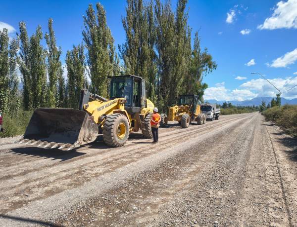 Se cumple la promesa del Gobernador: inicia la pavimentación de una calle histórica en Jáchal