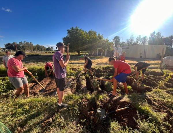 La huerta del Proyecto Juan y su aporte en tratamientos por consumos problemáticos