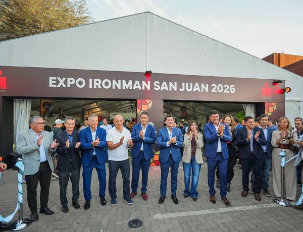 Orrego dio inicio al IRONMAN 70.3 y San Juan se convierte en el epicentro mundial del triatlón 