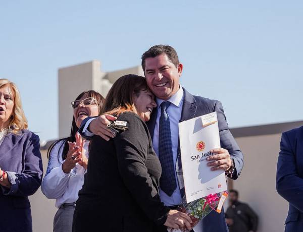 Con la entrega de un nuevo barrio, el Gobierno de San Juan genera más oportunidades de acceso a la vivienda para las familias de Chimbas