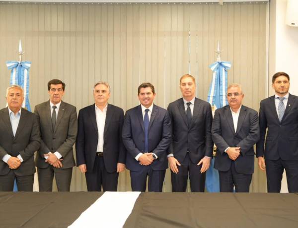 Orrego recibió a gobernadores y firmó convenios clave con Santa Fe y Mendoza para potenciarla industria y seguridad
