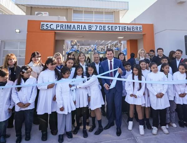 Orrego inauguró en Chimbas una nueva escuela y una ENI para fortalecer la educación pública