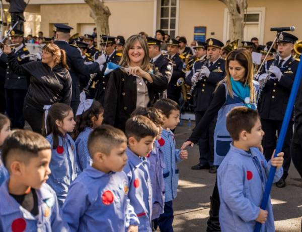 Con Gala Patria y desfile se celebrarán los 216 años de la Revolución de Mayo