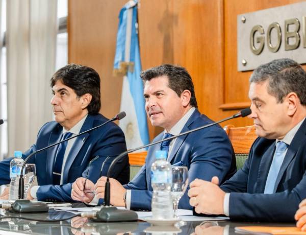 El gobernador Orrego envió a Diputados un proyecto para impulsar un mega plan de infraestructura provincial