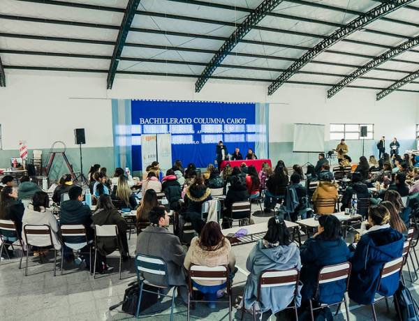 La Cámara de Diputados acompaña una capacitación docente en Iglesia