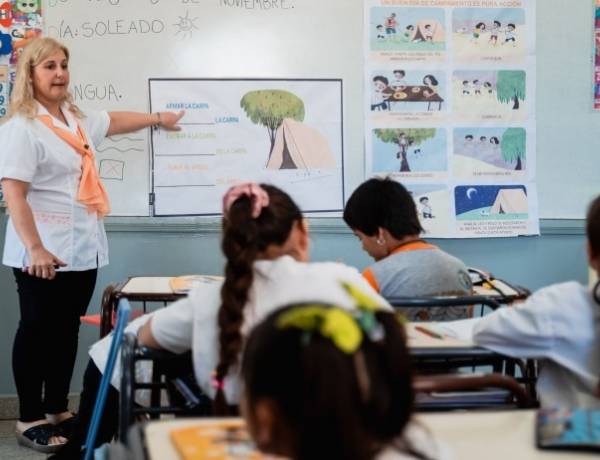 Educación convoca a inscripción para traslados docentes 2027