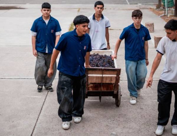 Más estudiantes suman habilidades laborales antes de terminar la secundaria
