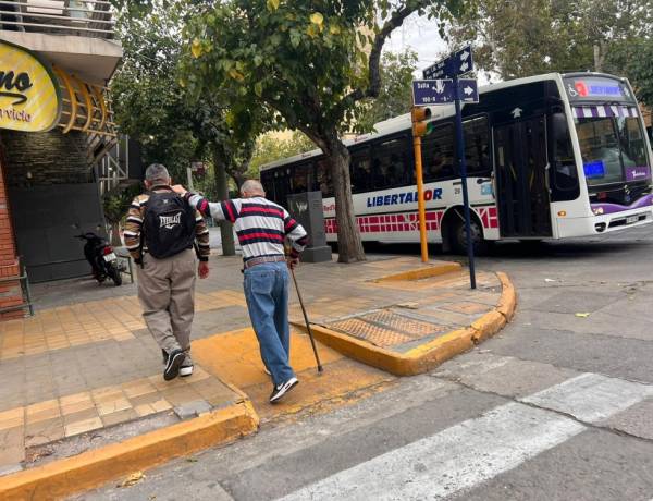 Prorrogan la vigencia de los pases de colectivo vencidos para personas con discapacidad
