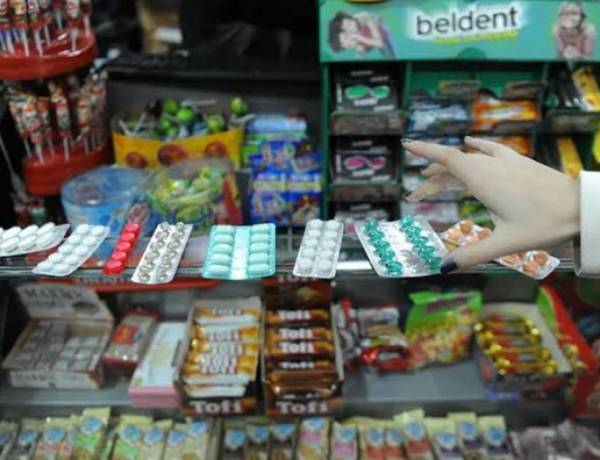 Los medicamentos solo deben adquirirse en farmacias habilitadas