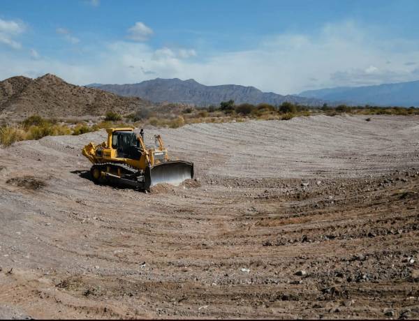 Comité de Emergencia: Con recursos de la provincia, Hidráulica inició trabajos de encauzamiento en el Río Jáchal