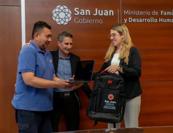 Refuerzan la innovación con la entrega de equipamiento informático a cooperativas