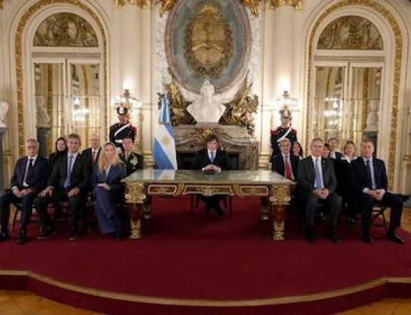 Milei anunció la construcción de una base naval en Tierra del Fuego y sanciones a petroleras que operen en Malvinas