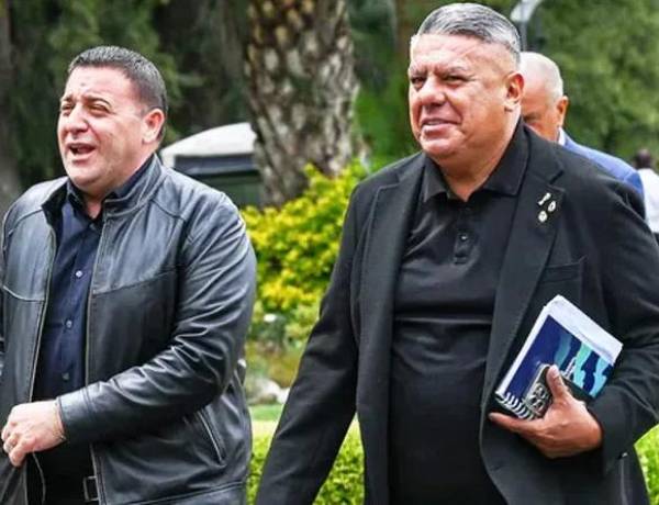Presentaron en Estados Unidos una denuncia ante la FIFA contra Tapia y Toviggino