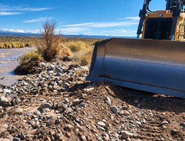 Realizan maniobras preventivas en los diques Pachimoco y Cuesta del Viento