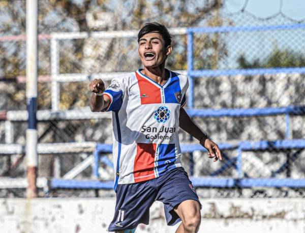Tobías Santana Pérez: “Todo comenzó con una pelota, un sueño y las ganas de jugar”
