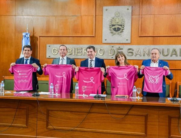 Orrego encabezó el lanzamiento de la maratón para prevenir el cáncer de mama