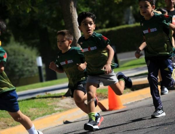 Más de 400 chicos ya se sumaron al IRONKIDS 2026 y la propuesta solidaria sigue creciendo