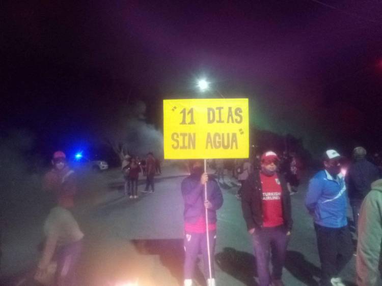 En San Isidro Jáchal: Once días sin agua potable y corte de ruta en “El Topón”