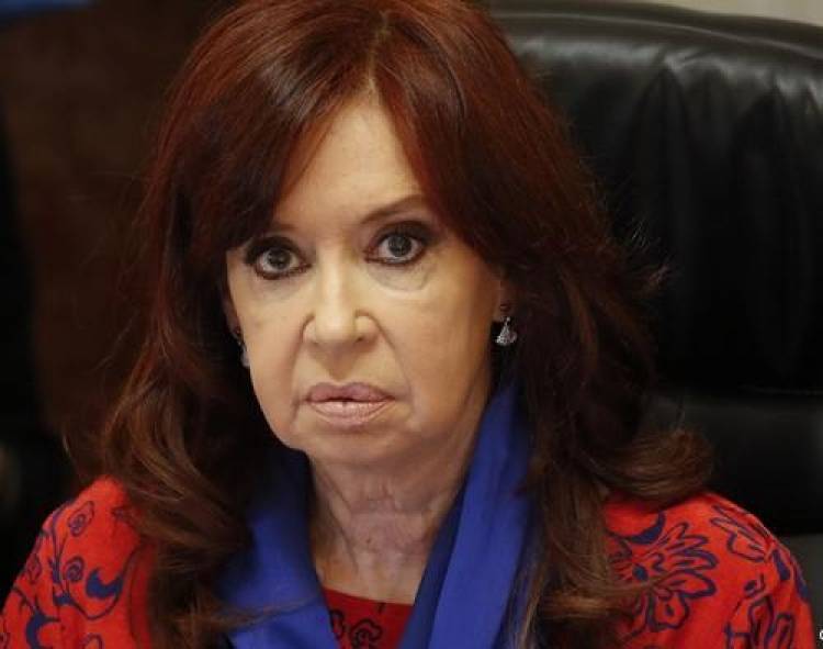 La Vicepresidenta cobra dos pensiones vitalicias. Son 4.100.000 pesos, lo que equivale a 110 jubilaciones mínimas de 37.525 pesos