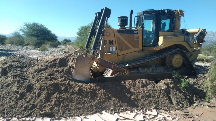 Defensas de Entre Ríos: Las topadoras comenzaron a trabajar en el sector afectado