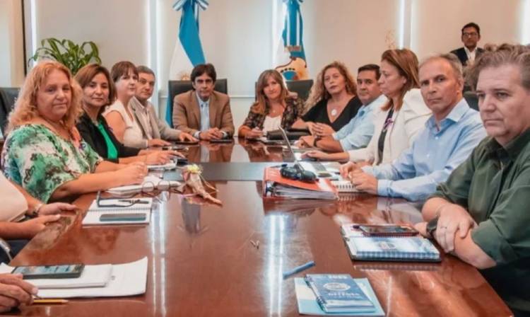 Paritarias Docentes: Dos propuesta del gobierno, suba, bono e incluir lo que quitó Nación