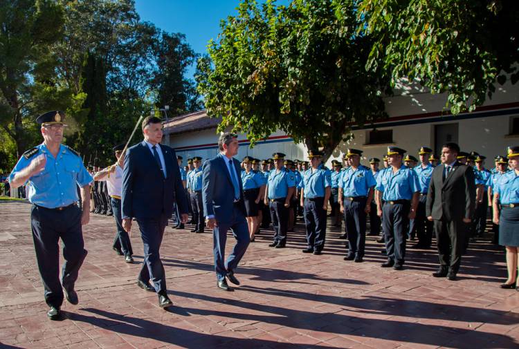 El gobernador Orrego presidió el inicio del ciclo lectivo de las fuerzas de Seguridad de la Provincia