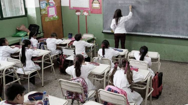 Paro nacional docente del 23 de mayo: UDAP, UDA y AMET adhieren a la medida de fuerza 