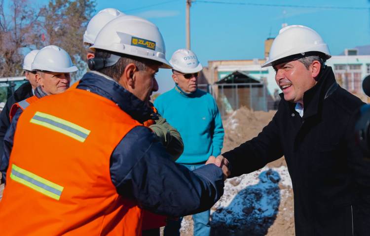 El Gobernador Orrego recorrió la obra de ensanche de Calle 5