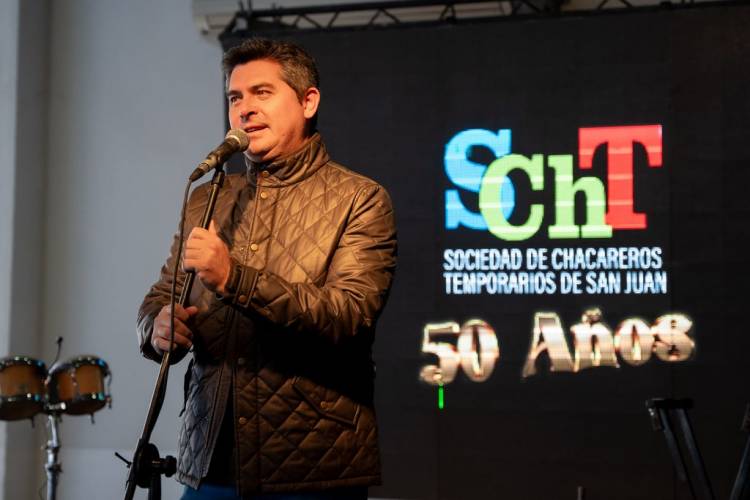 El gobernador participó del aniversario por los 50 años de la Sociedad de Chacareros Temporarios