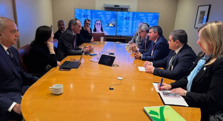 Orrego se reunió con representantes del IFC en Estados Unidos