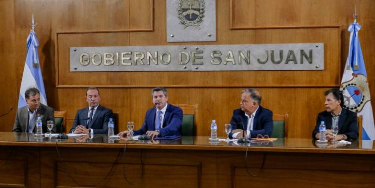 El gobernador Orrego anunció una importante inversión para la ampliación del Hospital Rawson