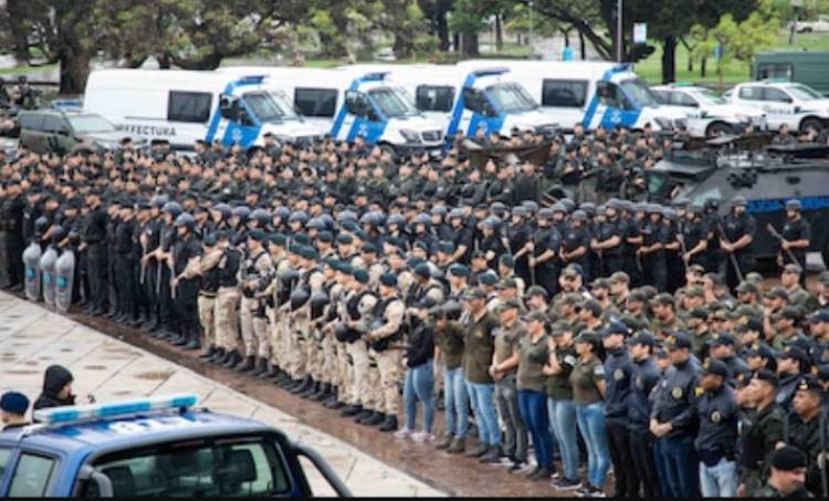 El Gobierno decidió aumentar los sueldos de policías, gendarmes y otras fuerzas de seguridad