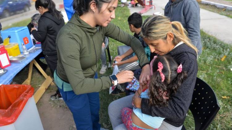 Se recomienda controlar el calendario de vacunación de niños en edad escolar antes del regreso a clases