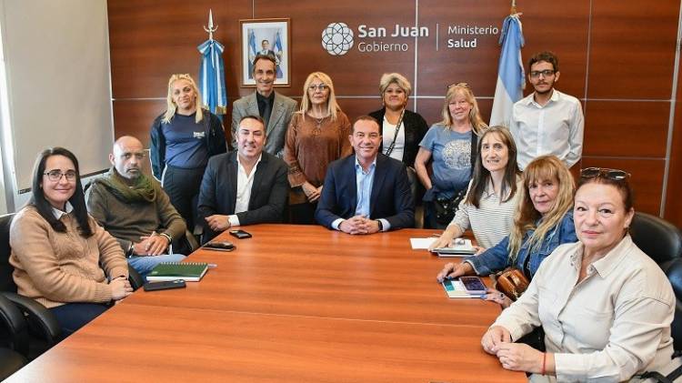 Salud se reunió con organizaciones proteccionistas de animales para articular el abordaje sanitario y tenencia responsable