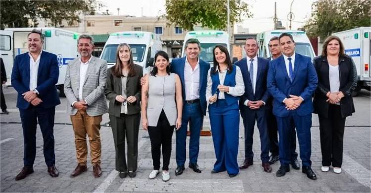 Salud Pública: Con fondos propios, el gobierno provincial sumó 12 nuevas ambulancias a los hospitales públicos