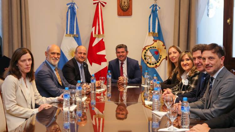 Orrego se reunió con el embajador de Canadá en Argentina