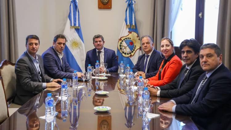 El Gobernador Orrego recibió la visita del Ministro del Interior Lisandro Catalán