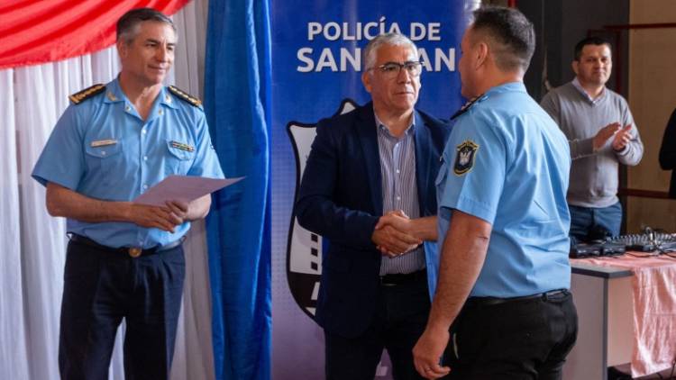 Seguridad reconoció a policías por hechos destacados en servicio