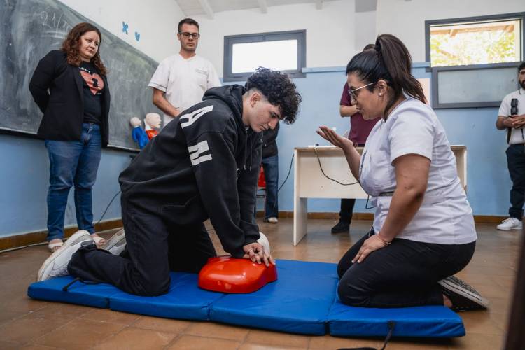 Educación y Salud iniciaron la formación en RCP en escuelas secundarias
