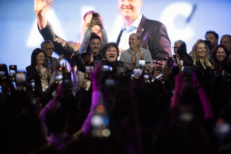 Categórico triunfo de La Libertad Avanza: gana en la provincia de Buenos Aires y obtiene más del 40% los votos en todo el país
