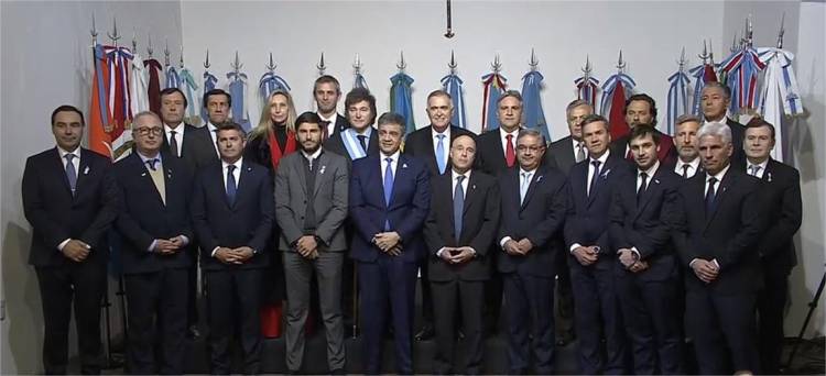 Javier Milei recibirá el jueves en Casa Rosada a un grupo de gobernadores para comenzar a negociar las reformas: Orrego confirmó su presencia