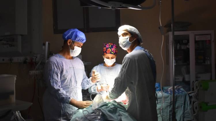 El Hospital Marcial Quiroga realizó la primera artroscopia de mandíbula en San Juan