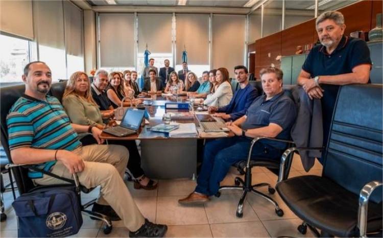 Paritaria docente: nueva oferta del gobierno, los gremios consultarán a las bases