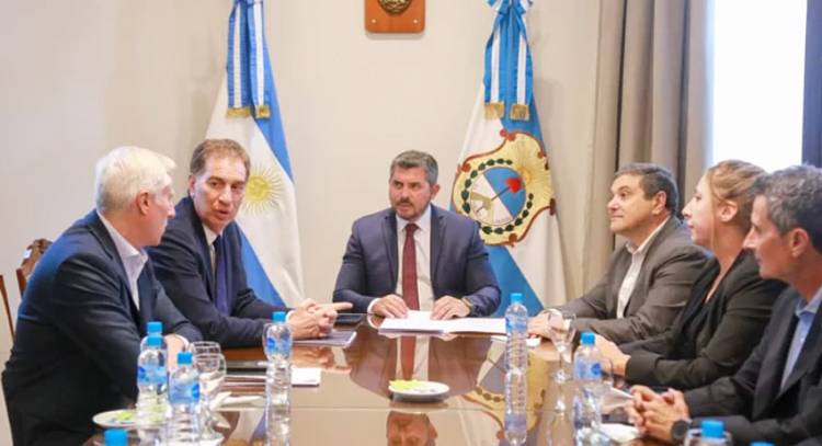 El Ministro Santilli llegó a San Juan y se reunió con el Gobernador Orrego