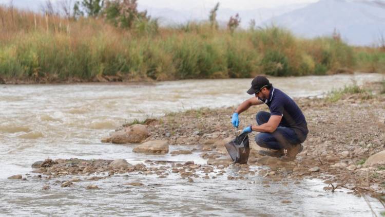 Aún no entregan los análisis tras la mortandad de peces en Cuesta del Viento