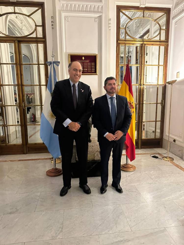 Reunión estratégica en Madrid: Orrego y el embajador Bunge trazaron líneas de trabajo para potenciar inversiones en San Juan